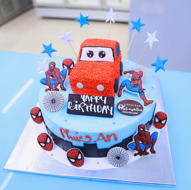 Bánh sinh nhật ô tô siêu nhân