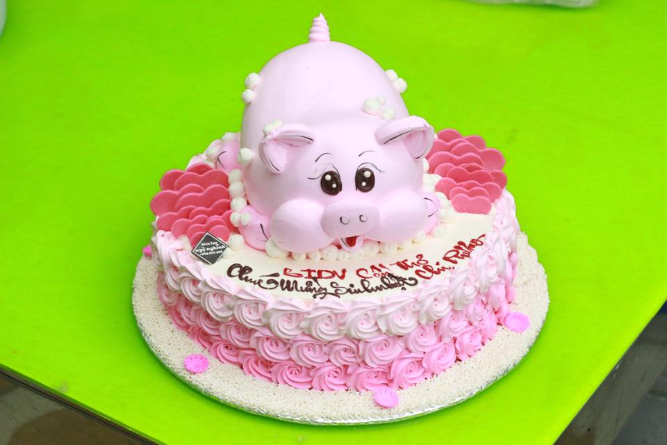 Bánh kem hình con heo 3d