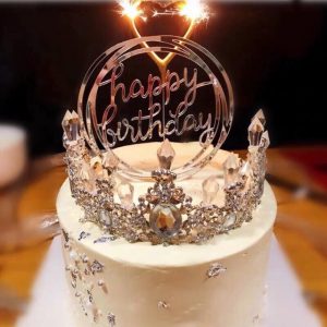 Bánh sinh nhật vương miện vuông