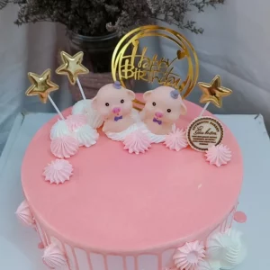 Bánh sinh nhật màu hồng