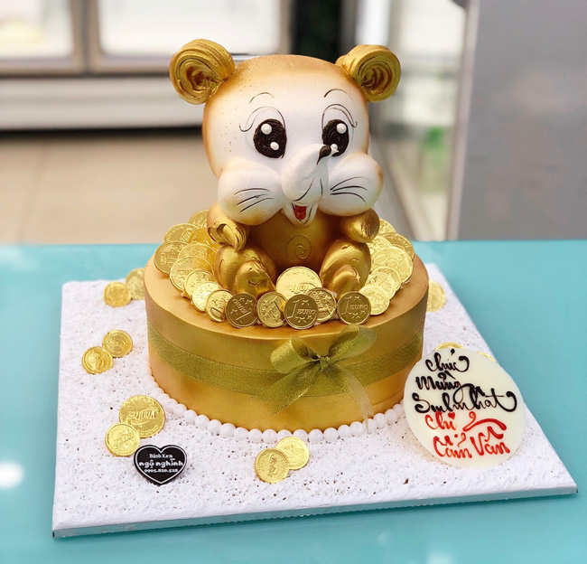 bánh kem hình con chuột vàng