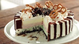 Bánh sinh nhật ăn vặt