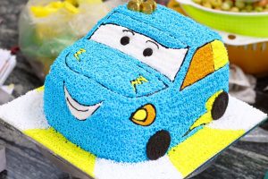 Bánh sinh nhật ô tô màu xanh