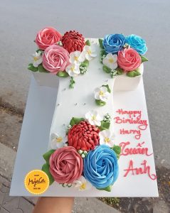 bánh sinh nhật hình chữ T