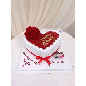 Bánh sinh nhật trái tim đỏ