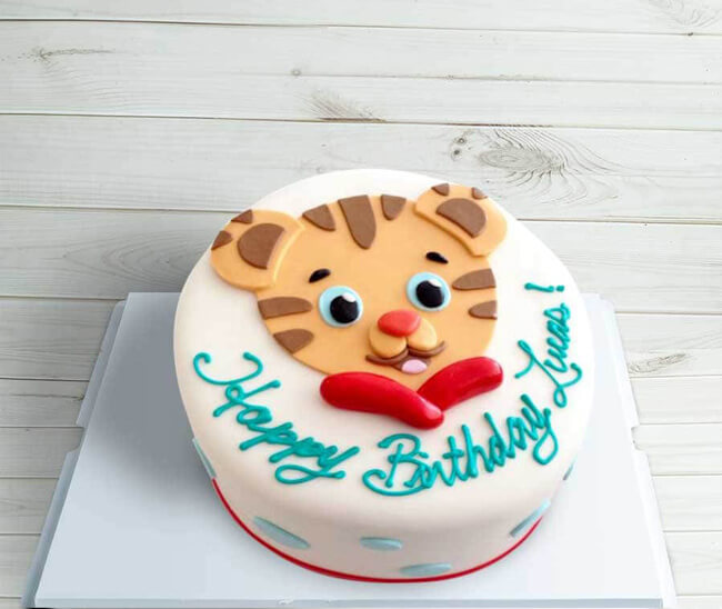 BÁNH KEM HÌNH CON HỔ DỄ THƯƠNG