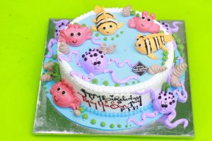 BÁNH KEM HÌNH CON CÁ LẠ