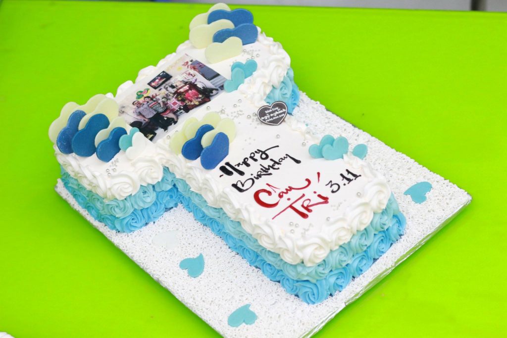 Bánh sinh nhật in chữ