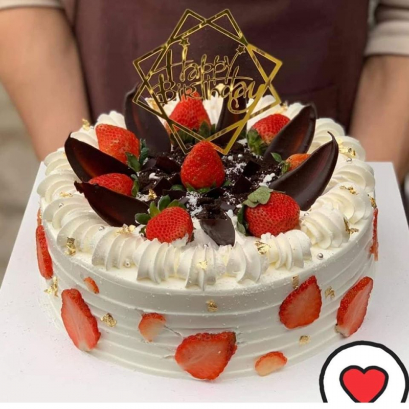 Bánh sinh nhật dâu tây dễ thương