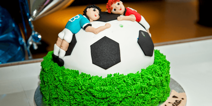 Bánh sinh nhật hình bạn nam