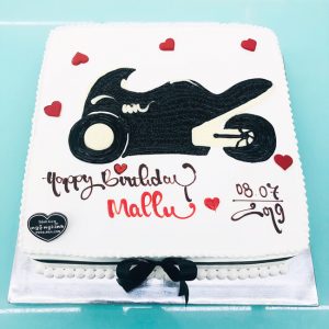 Bánh kem hình xe độ