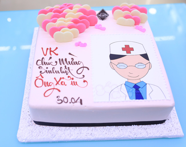 Bánh kem hình y tá