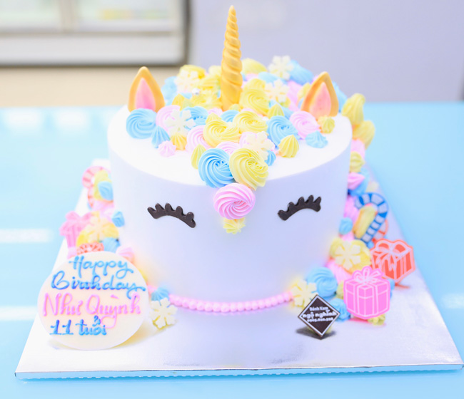 Làm bánh kem bánh sinh nhật