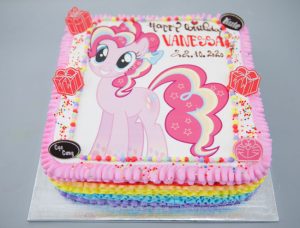 Bánh kem hình ngựa phony