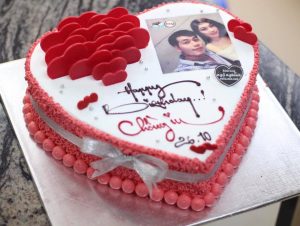 bánh kem gắn hình