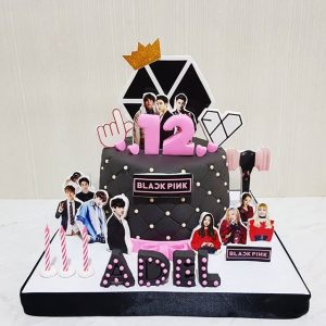 Bánh sinh nhật hình exo