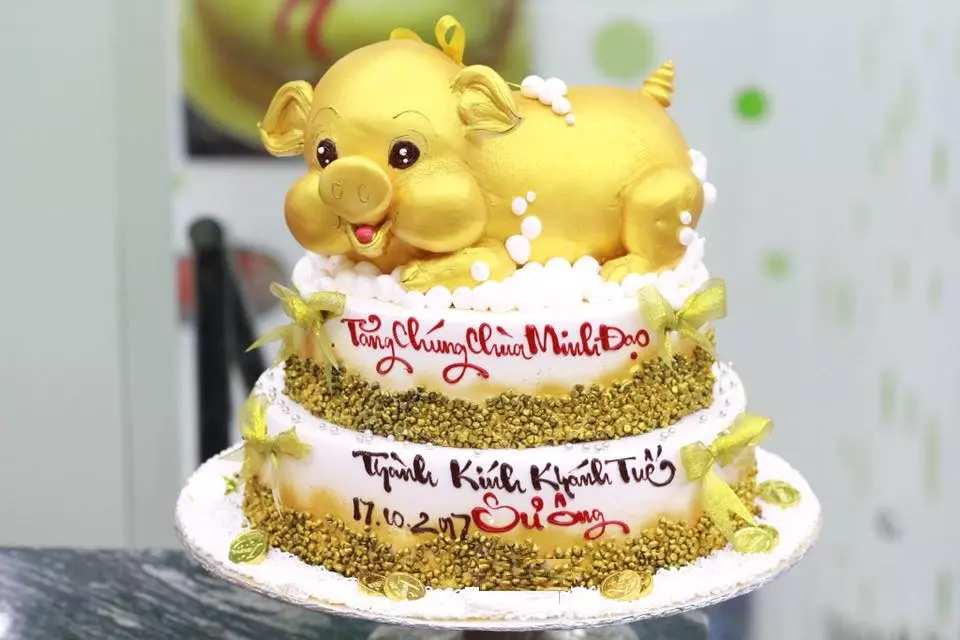 Bánh kem sinh nhật con heo