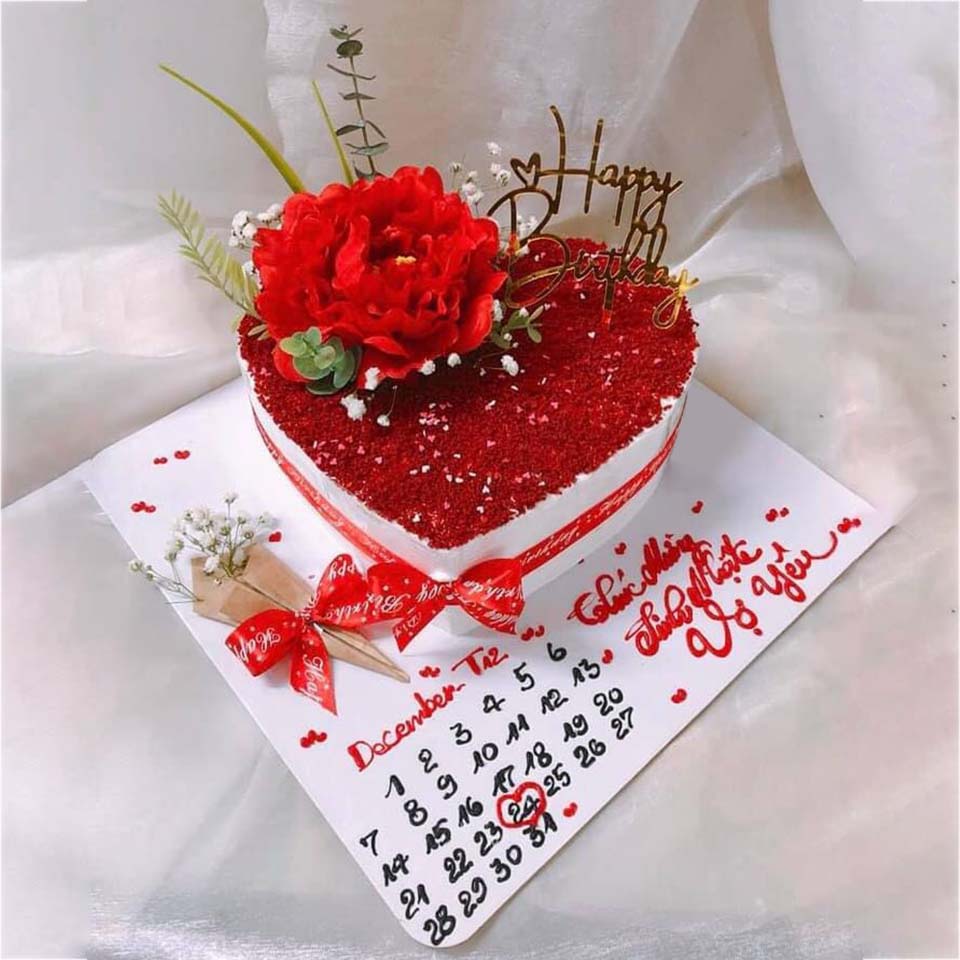 Bánh kem sinh nhật lãng mạn