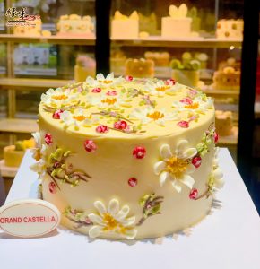 Bánh kem sinh nhật Lê Trọng Tấn