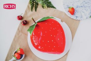 Bánh kem hình dâu tây