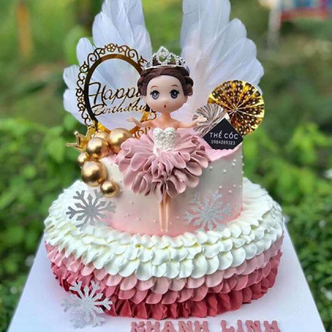 Bánh kem sinh nhật tặng bé gái