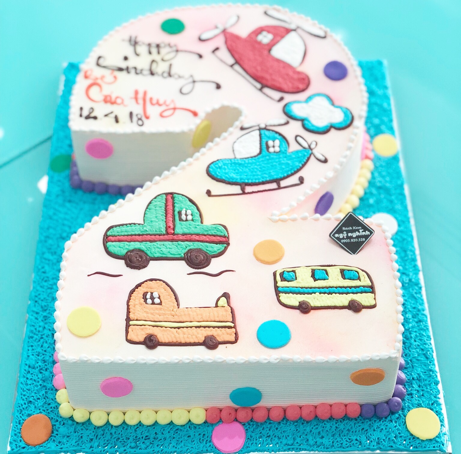 Bánh kem sinh nhật mừng hai tuổi