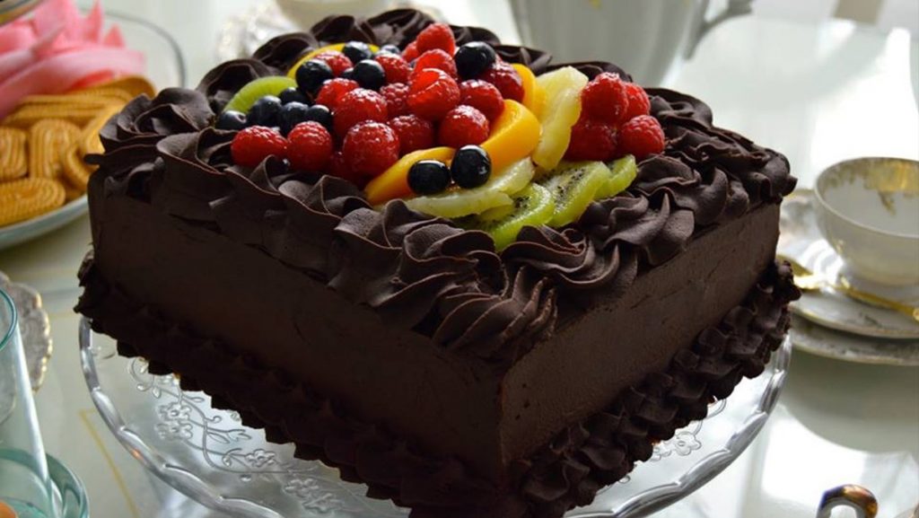 Bánh kem sinh nhật socola