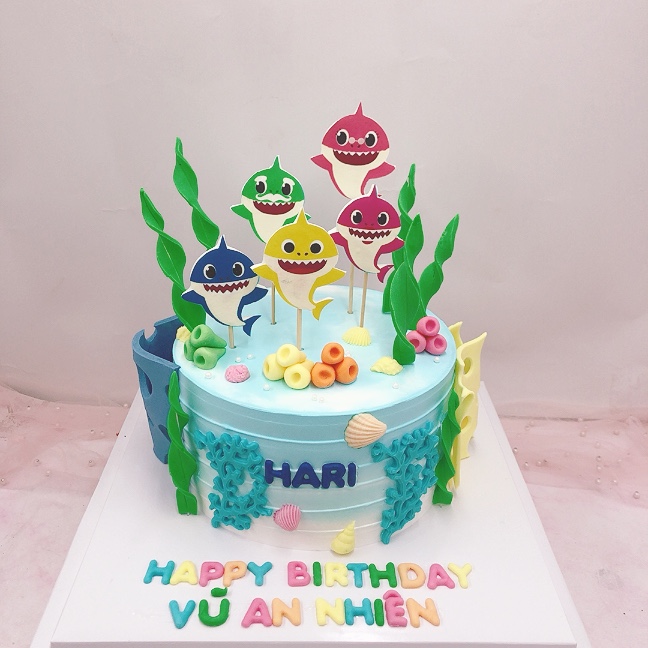 Bánh kem sinh nhật cho bé  trai