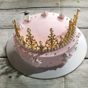 Bánh sinh nhật có vương miện