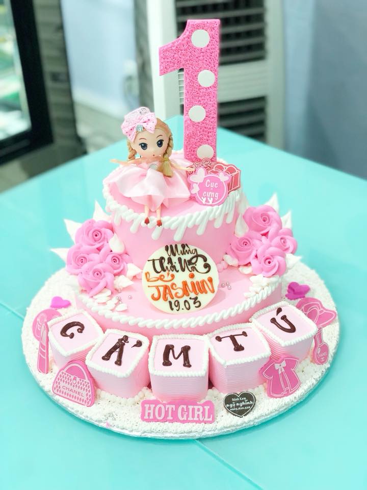 Bánh kem thôi nôi bé gái