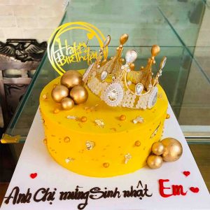 bánh kem màu vàng