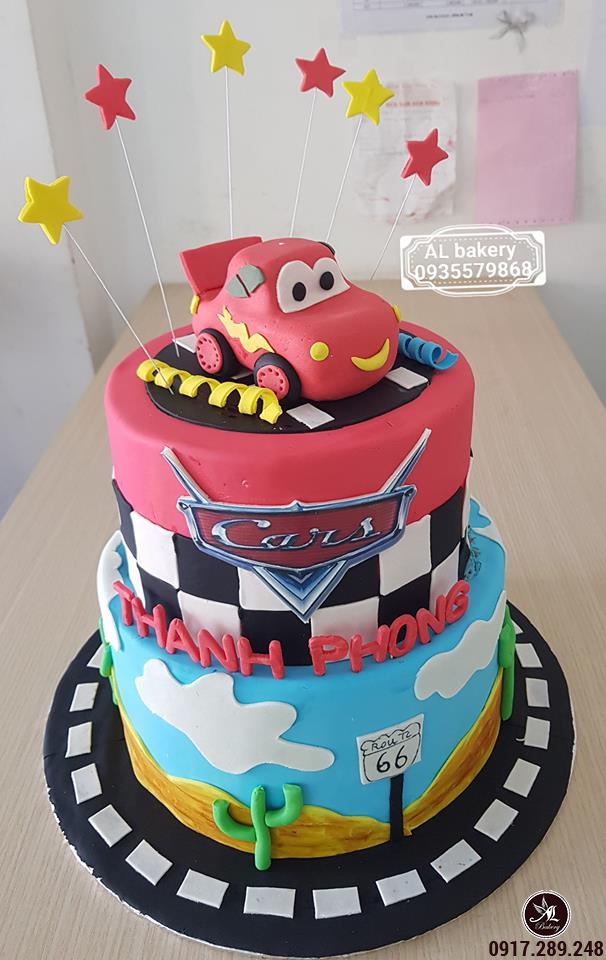 Bánh sinh nhật hình ô tô