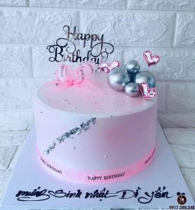 Bánh kem màu hồng