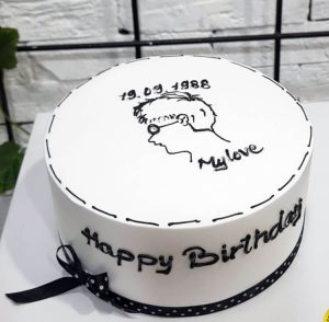 Bánh sinh nhật màu trắng