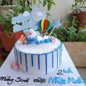 Bánh kem trang trí đơn giản