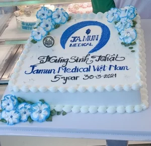 Bánh sinh nhật công ty
