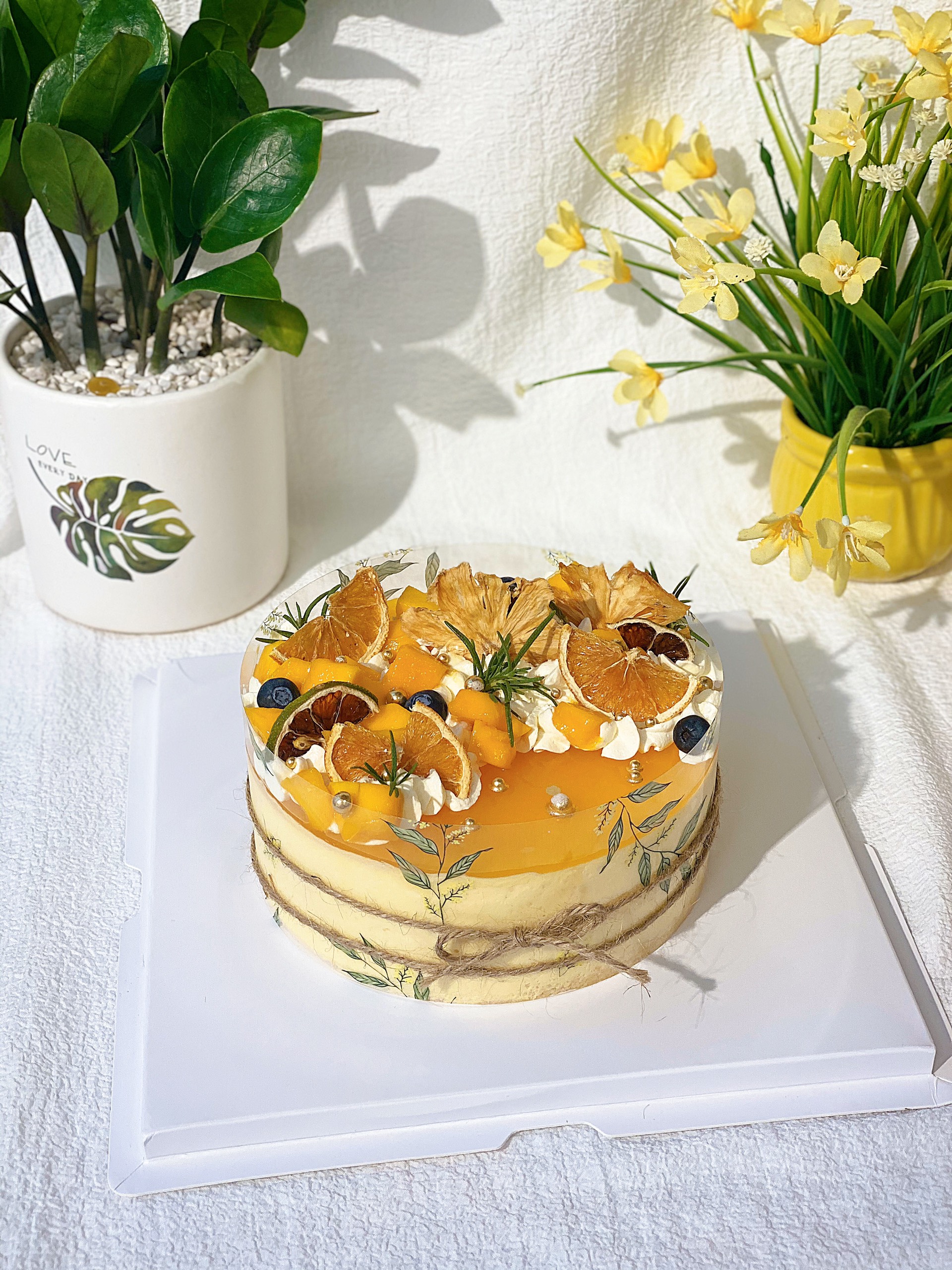 Mousse chanh leo trang trí hoa hướng dương 8526 - Bánh sinh nhật whipping