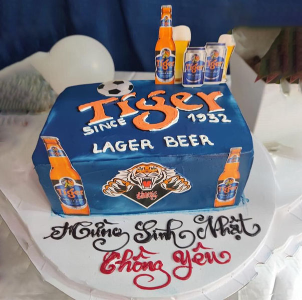 Bánh sinh nhật hình chai bia