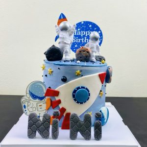 Phụ kiện trang trí bánh sinh nhật