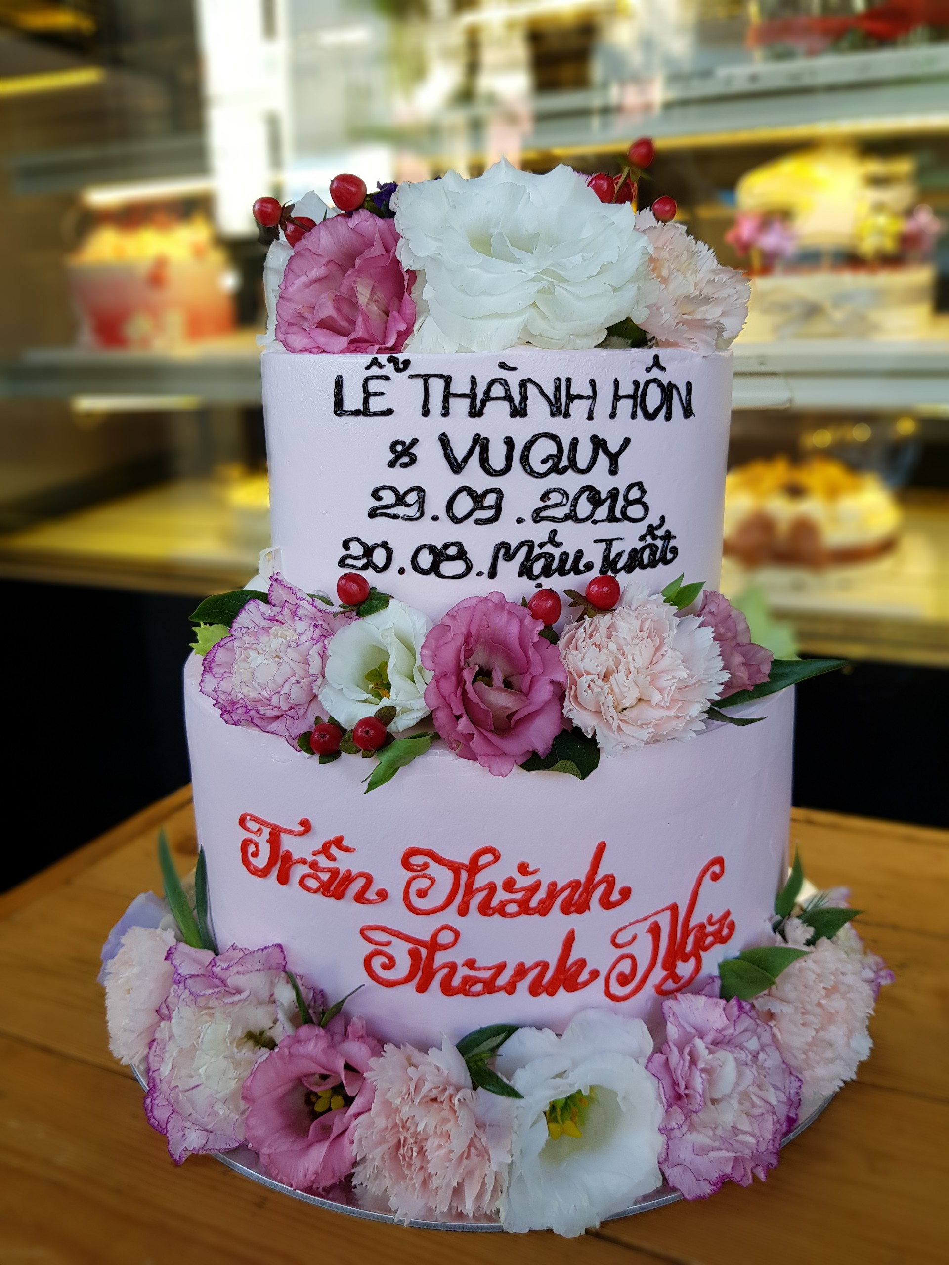 BCH002 - Bánh Cưới Hoa Đỏ Vĩnh Cửu | Ngọc Mỹ Bakery