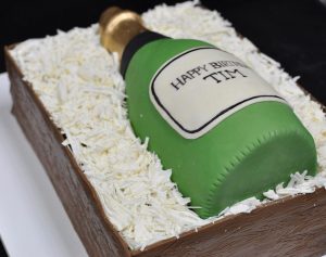 Bánh sinh nhật hình chai rượu