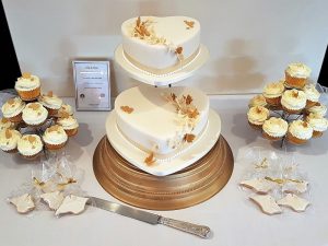 Bánh kem cưới 2 tầng