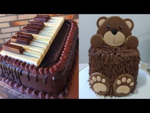 Bánh sinh nhật phủ sốt socola