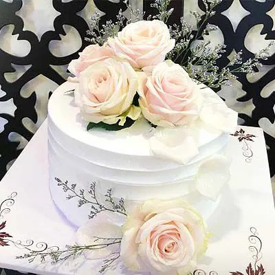Bánh kem cưới