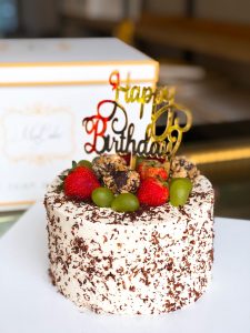 Bánh sinh nhật trang trí hoa quả