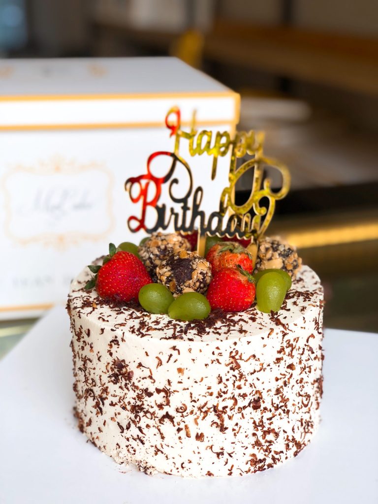 Bánh sinh nhật trang trí hoa quả