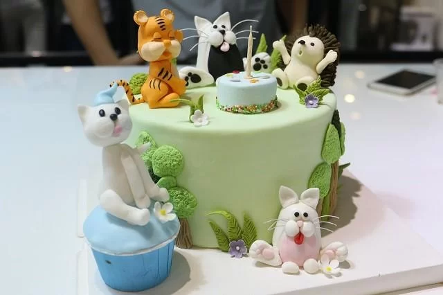 Bánh sinh nhật hình thú