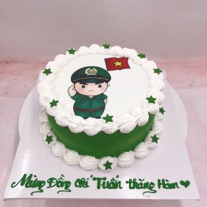Bánh sinh nhật hình chú bộ đội