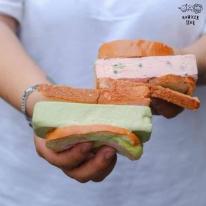 Bánh mì kẹp kem