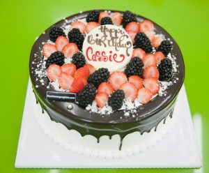 Bánh sinh nhật socola dâu tây